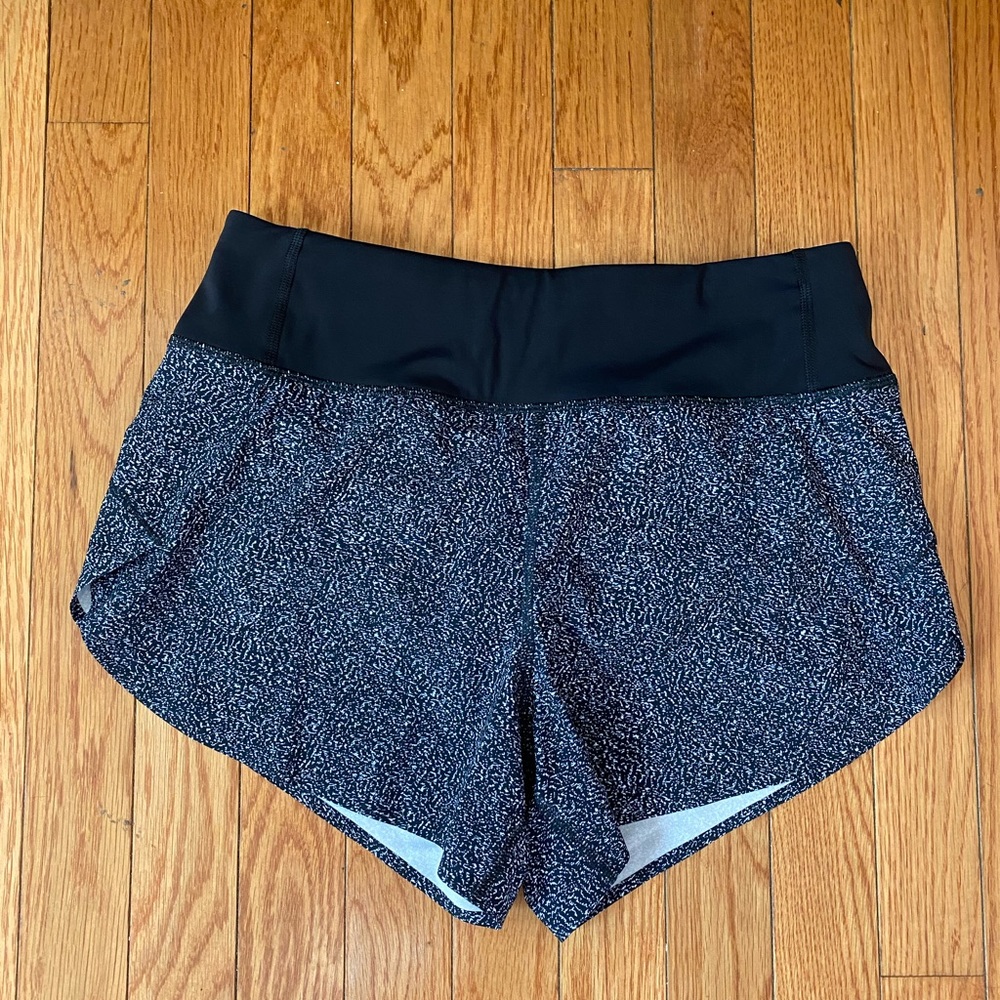 NWOT Athleta Run With It 3” Short